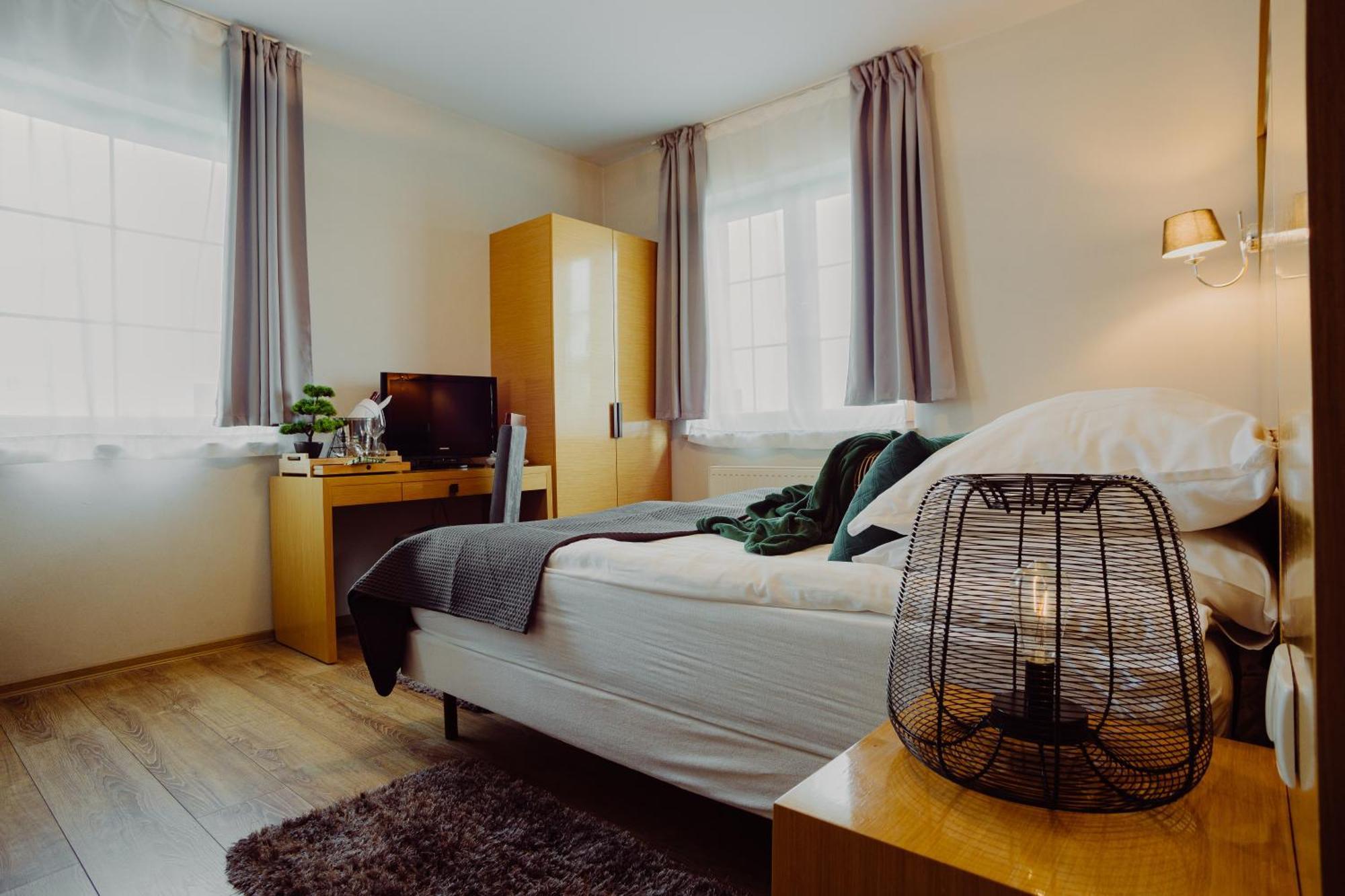 Hotel Bonsai Niemcza Eksteriør billede