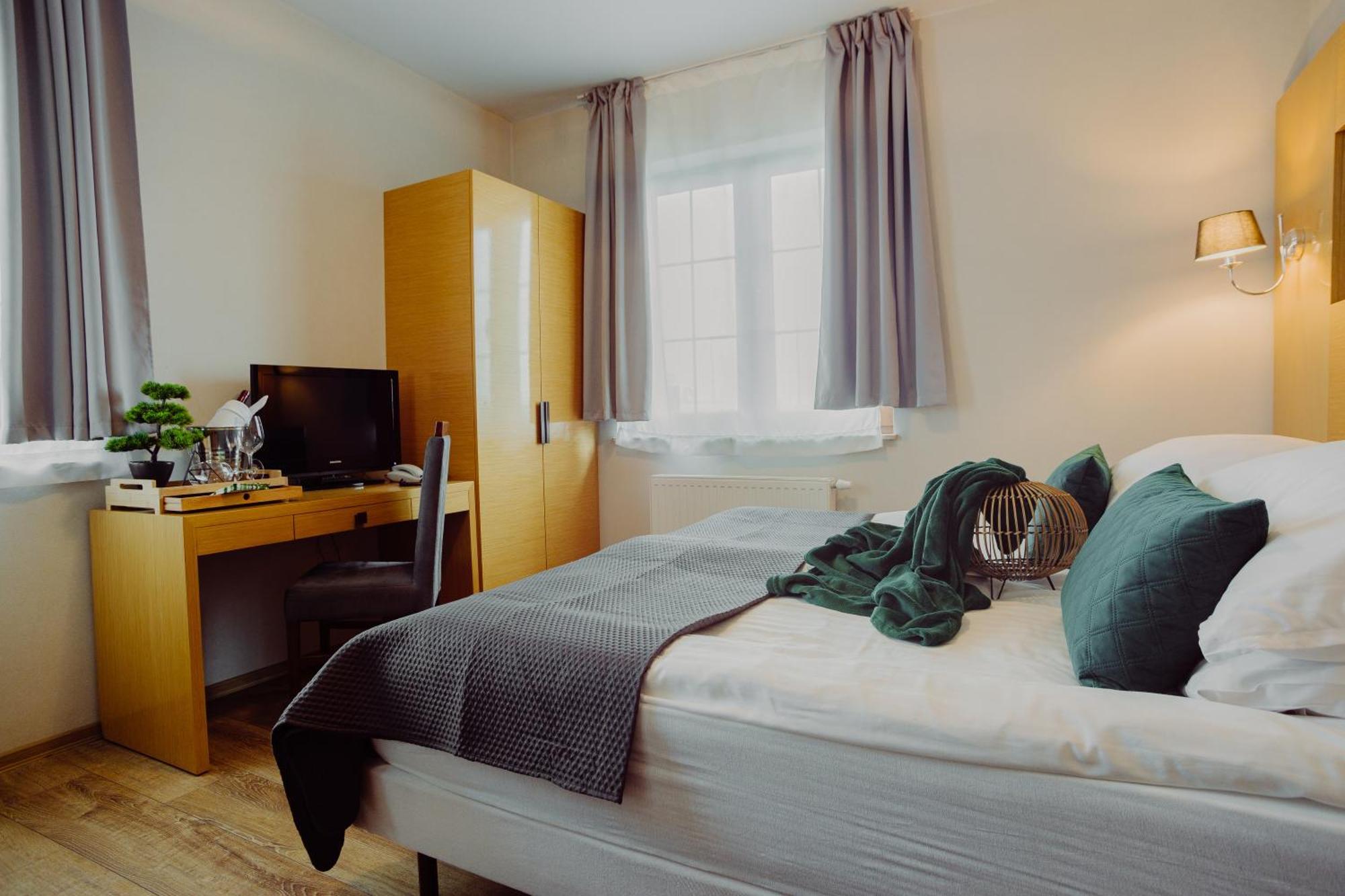 Hotel Bonsai Niemcza Eksteriør billede